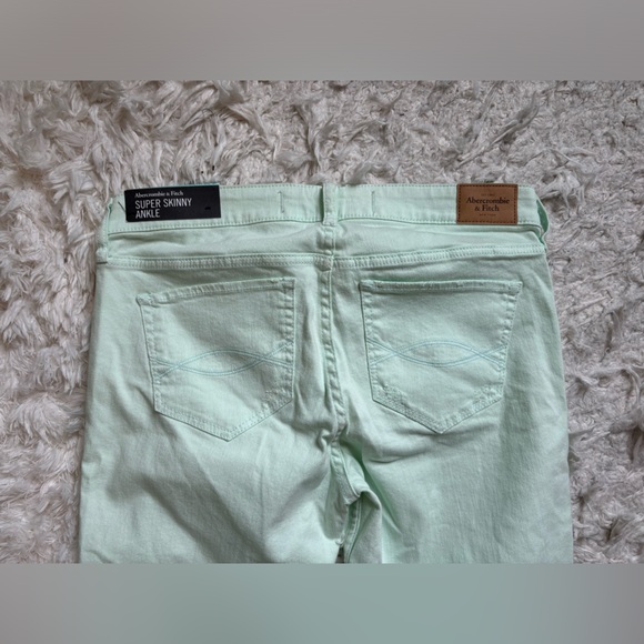 New with tags, Abercrombie & Fitch super skinny ankle pants - Picture 7 of 7